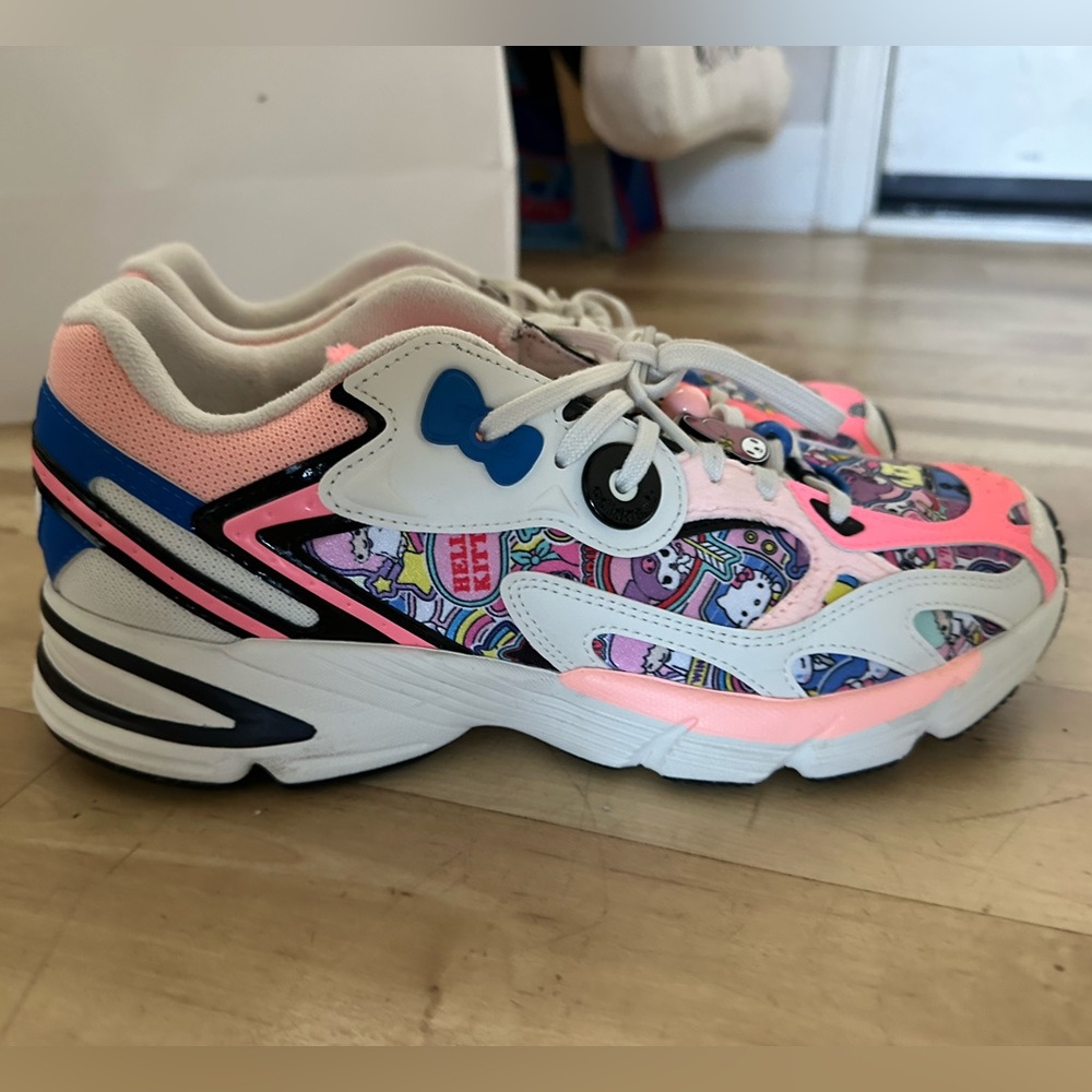 adidas Originals × HELLO KITTY AND FRIENDS ADIDAS ASTIR HQ4508 US 10